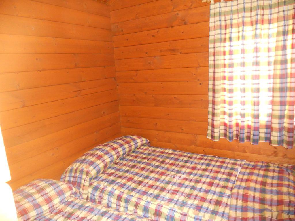 Camping Fuente De Piedra Phòng bức ảnh