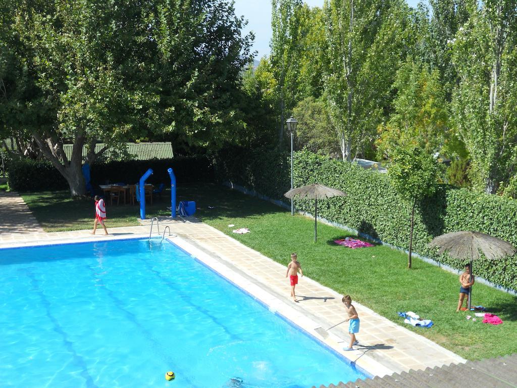 Camping Fuente De Piedra Ngoại thất bức ảnh