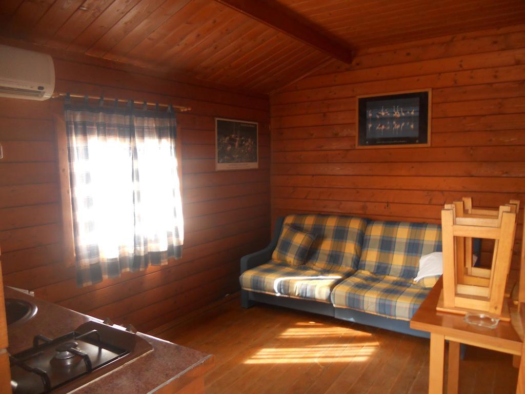 Camping Fuente De Piedra Ngoại thất bức ảnh